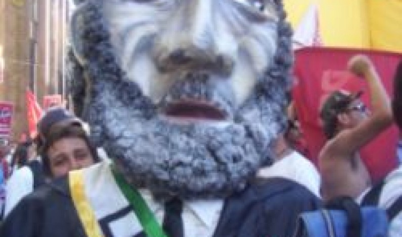 Lula: tan cerca de Davos, tan lejos de Porto Alegre Lula: tan cerca de Davos, tan lejos de Porto Alegre