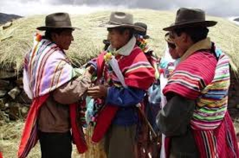 Mestizaje, globalización y crisis de identidades colectivas en Bolivia Mestizaje, globalización y crisis de identidades colectivas en Bolivia