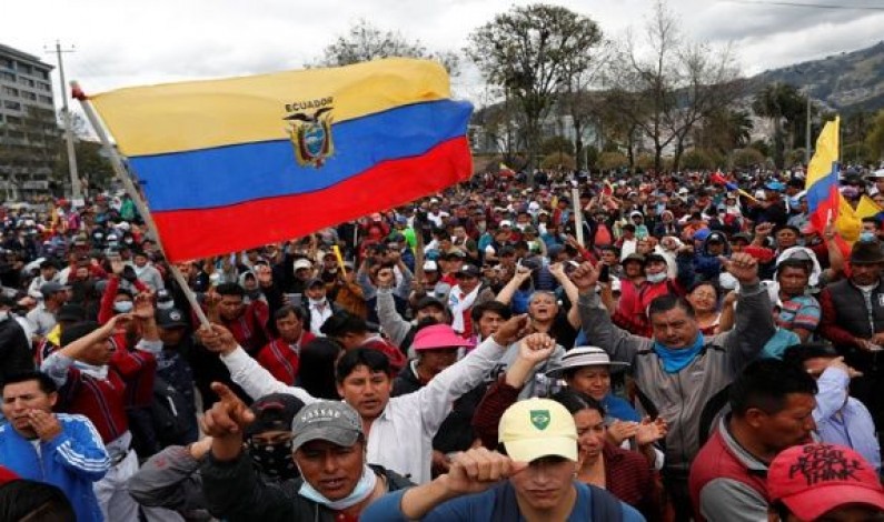 Desde Ecuador para los pueblos, las izquierdas y las mujeres del mundo Desde Ecuador para los pueblos, las izquierdas y las mujeres del mundo